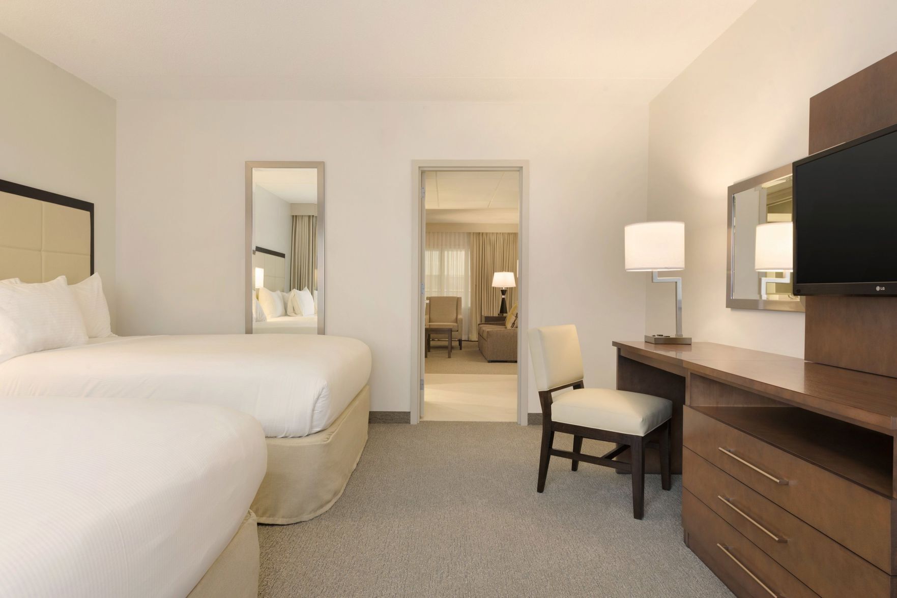 Premium bedding, down comforters, in-room safe, individually decorated