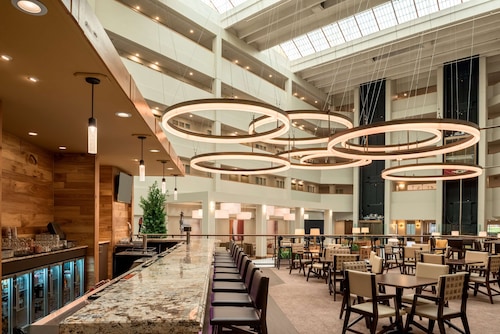 Embassy Suites by Hilton Milwaukee Brookfield