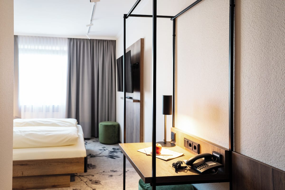 double room | 1 bedroom, hypo-allergenic bedding, blackout curtains, soundproofing