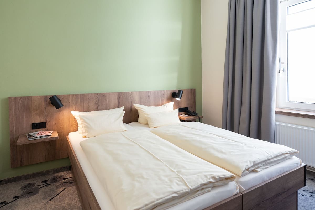 Economy Double Room | Hypo-allergenic bedding, blackout curtains, soundproofing, free WiFi