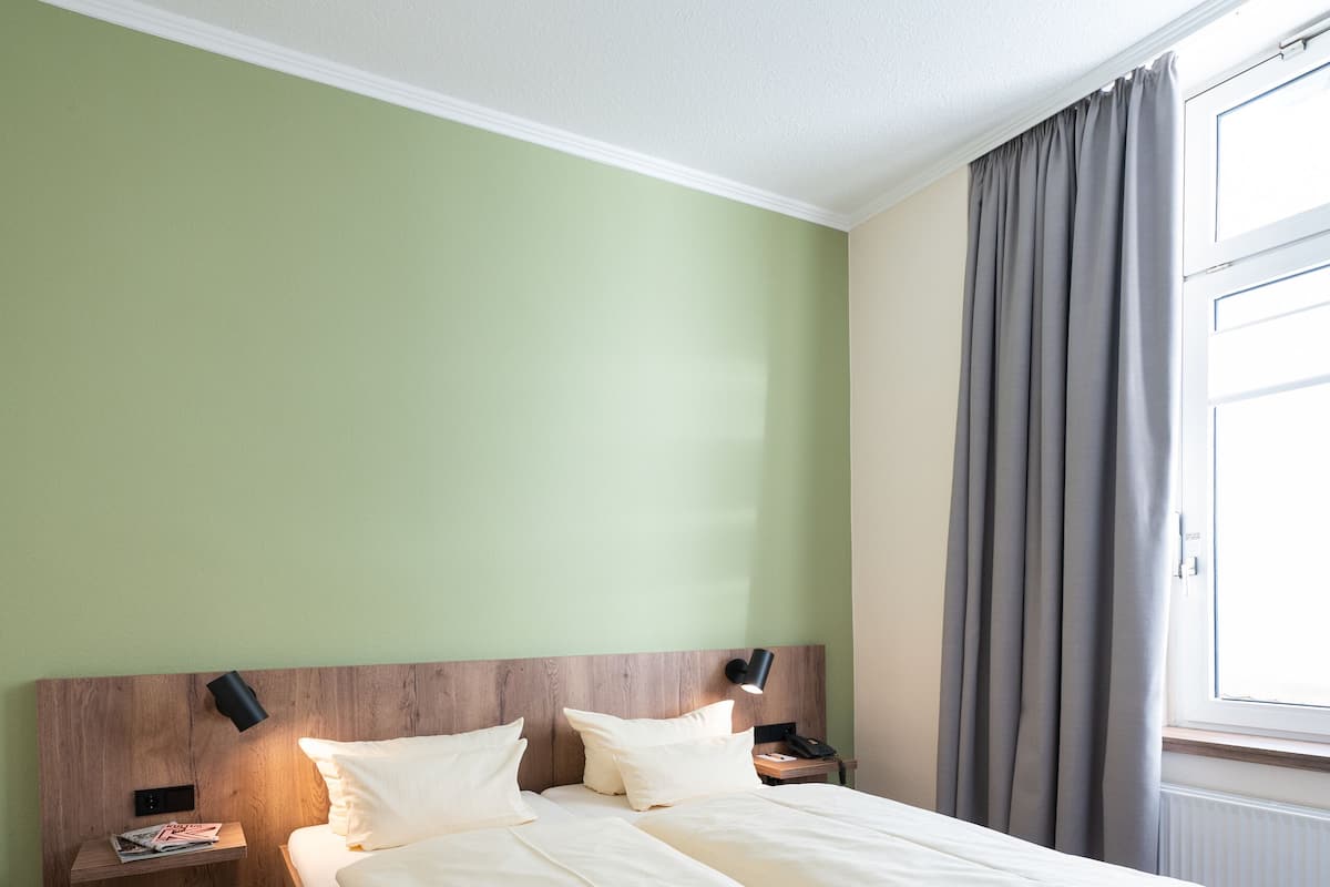 Doppia Economy | Biancheria da letto ipoallergenica, tende oscuranti, insonorizzazione
