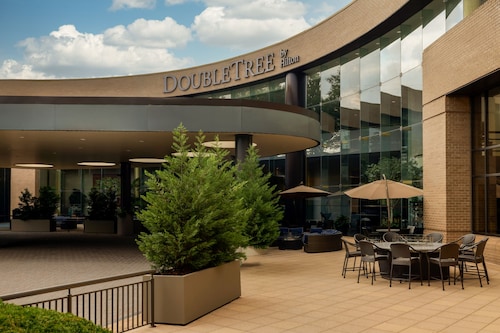 DoubleTree by Hilton Washington Dulles Airport