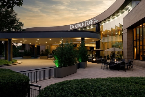 DoubleTree by Hilton Washington Dulles Airport