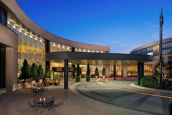 DoubleTree by Hilton Washington Dulles Airport