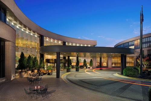 DoubleTree by Hilton Washington Dulles Airport