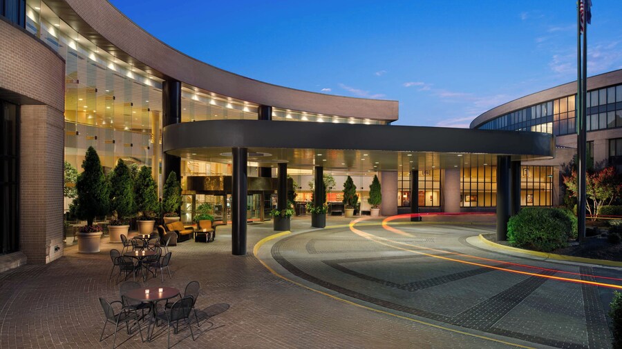 DoubleTree by Hilton Washington Dulles Airport