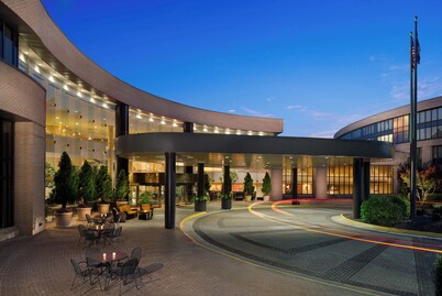 DoubleTree by Hilton Washington Dulles Airport