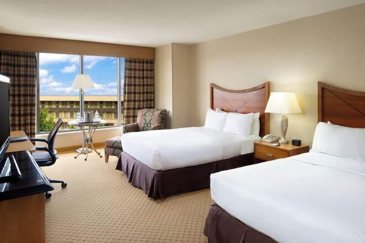 Premium bedding, pillowtop beds, in-room safe, desk