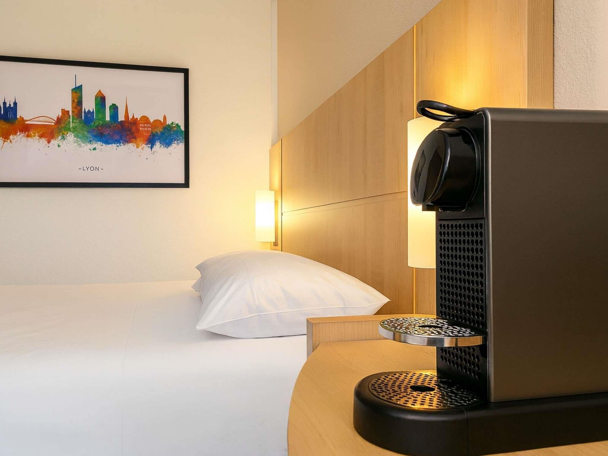 Comfort Room, 1 Double Bed, Courtyard View