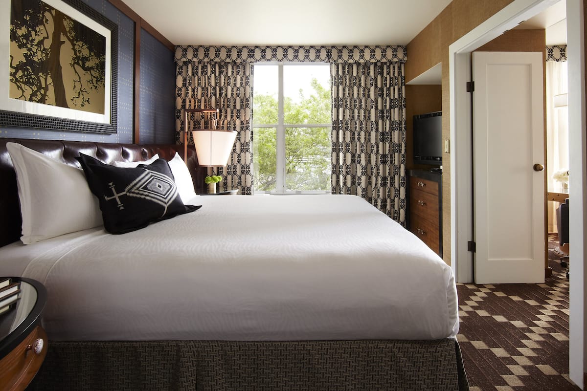 1 bedroom, premium bedding, down comforters, pillowtop beds