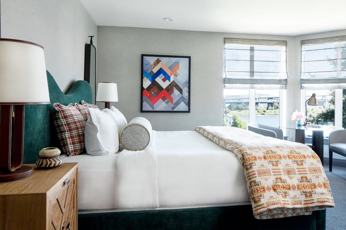 1 bedroom, premium bedding, down comforters, pillowtop beds