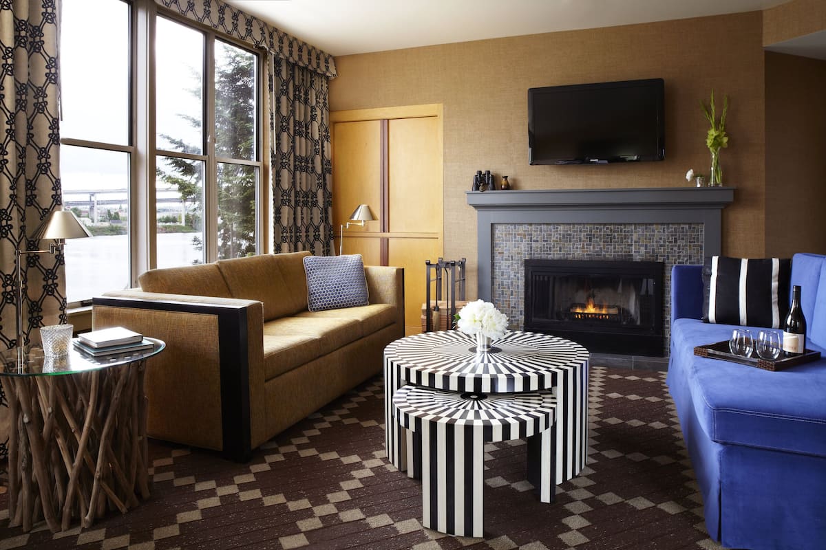 1 bedroom, premium bedding, down comforters, pillowtop beds