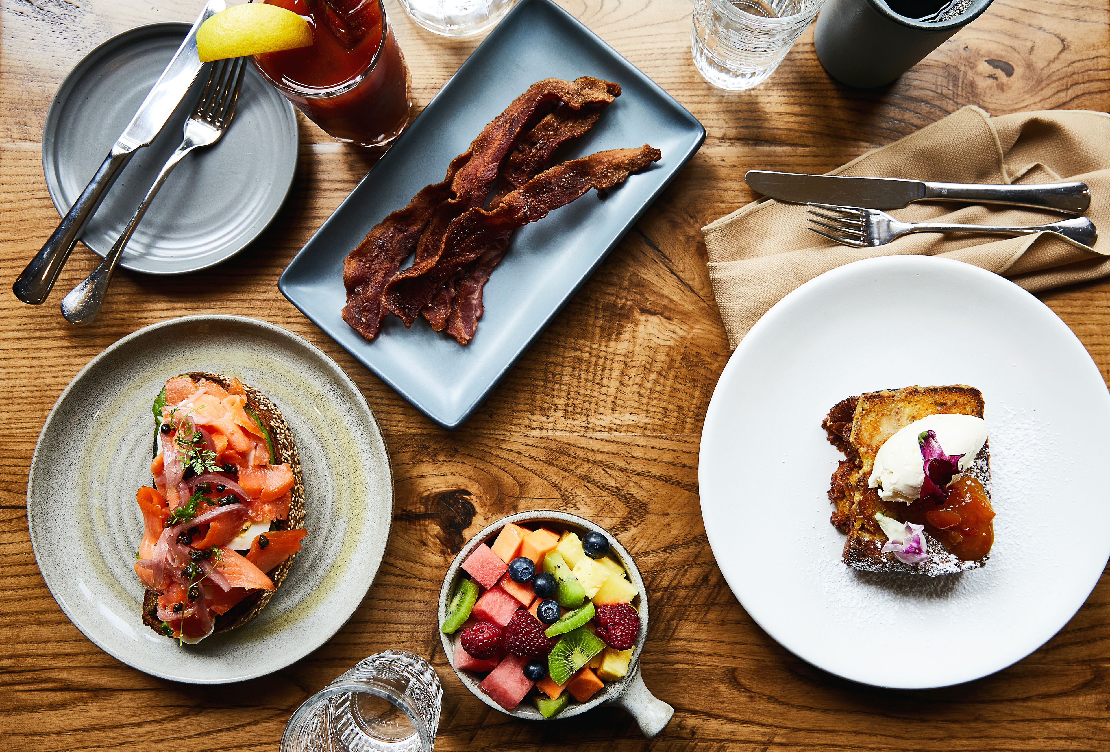 Desayuno a la carta entre semana (con cargo) 