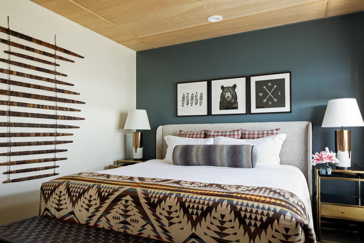 1 bedroom, premium bedding, down comforters, pillowtop beds