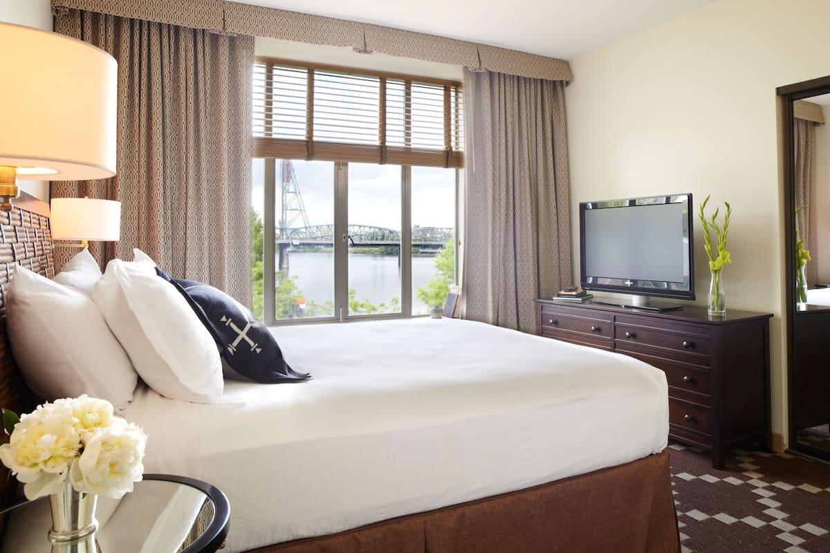 Suite, Fireplace, River View (with Willamette River View) | Frette Italian sheets, premium bedding, down comforters, pillowtop beds