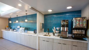 Breakfast area - Country Inn & Suites by Radisson, Phoenix Airport, AZ (Phoenix)