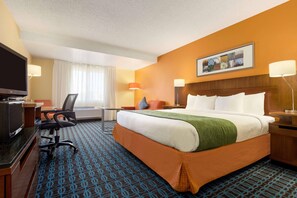 Premium bedding, desk, laptop workspace, blackout curtains - Country Inn & Suites by Radisson, Phoenix Airport, AZ (Phoenix)