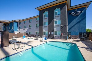 Outdoor pool - Country Inn & Suites by Radisson, Phoenix Airport, AZ (Phoenix)