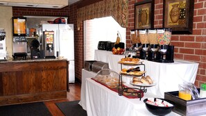 Free daily continental breakfast 
