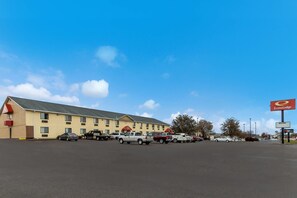 Exterior - Econo Lodge Inn & Suites Yankton (Yankton)