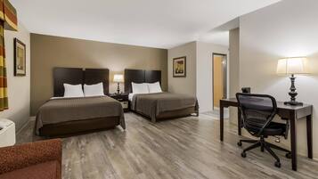 Suite, 2 camas de matrimonio, no fumadores | Caja fuerte, escritorio, sistema de insonorización