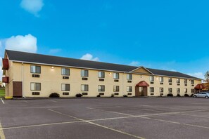 Exterior - Econo Lodge Inn & Suites Yankton (Yankton)