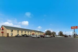 Exterior - Econo Lodge Inn & Suites Yankton (Yankton)