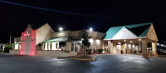 Ramada by Wyndham & Suites Warner Robins