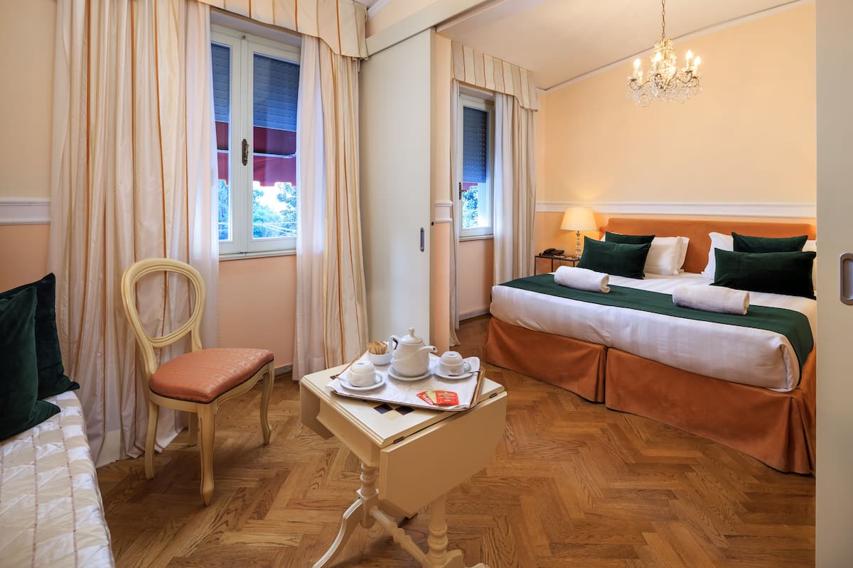 Tripla Basic (dependance) | Minibar, una cassaforte in camera, una scrivania, Wi-Fi gratuito