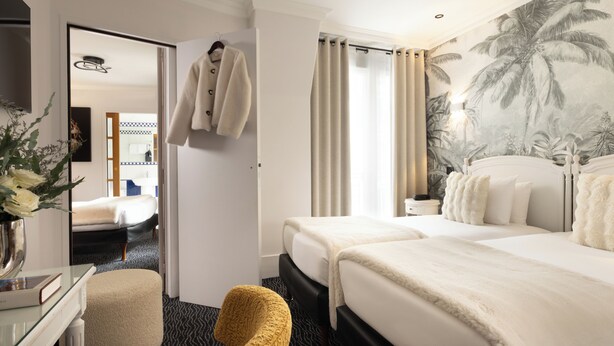 Family Quadruple Room, 2 Bedrooms, Non Smoking, Connecting Rooms | Desk, soundproofing, free WiFi, bed sheets - Hotel London (Paris)