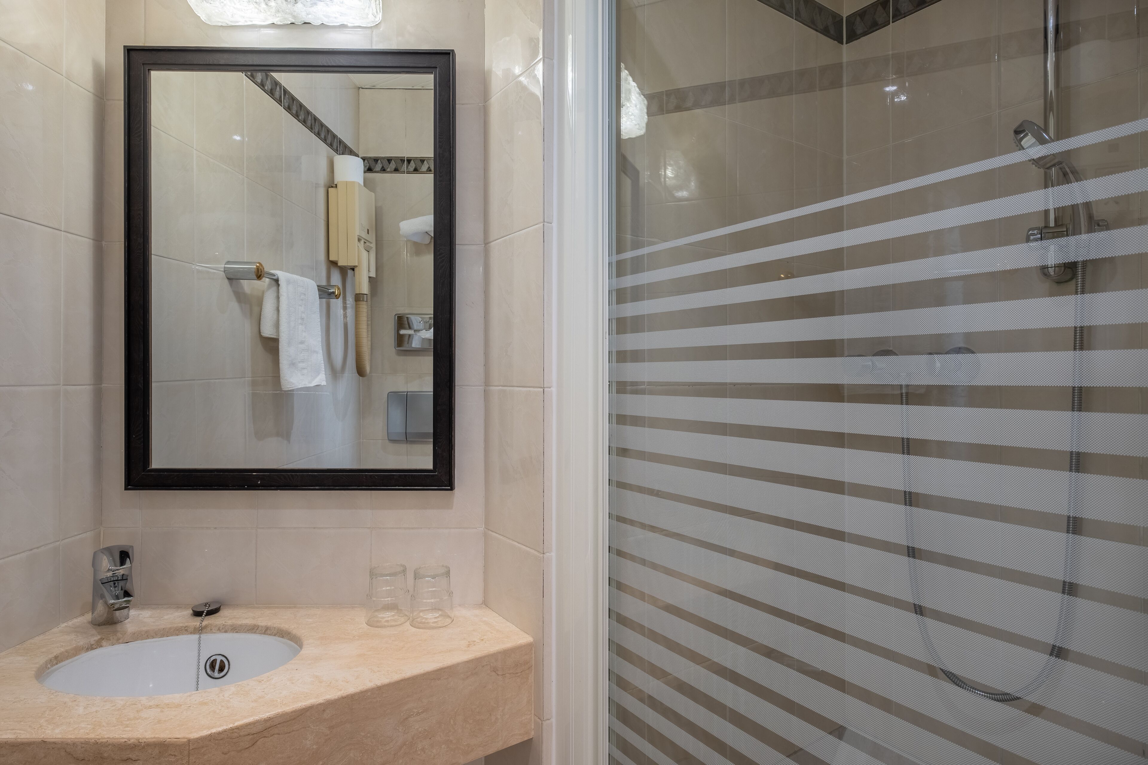 Photo - Hotel London