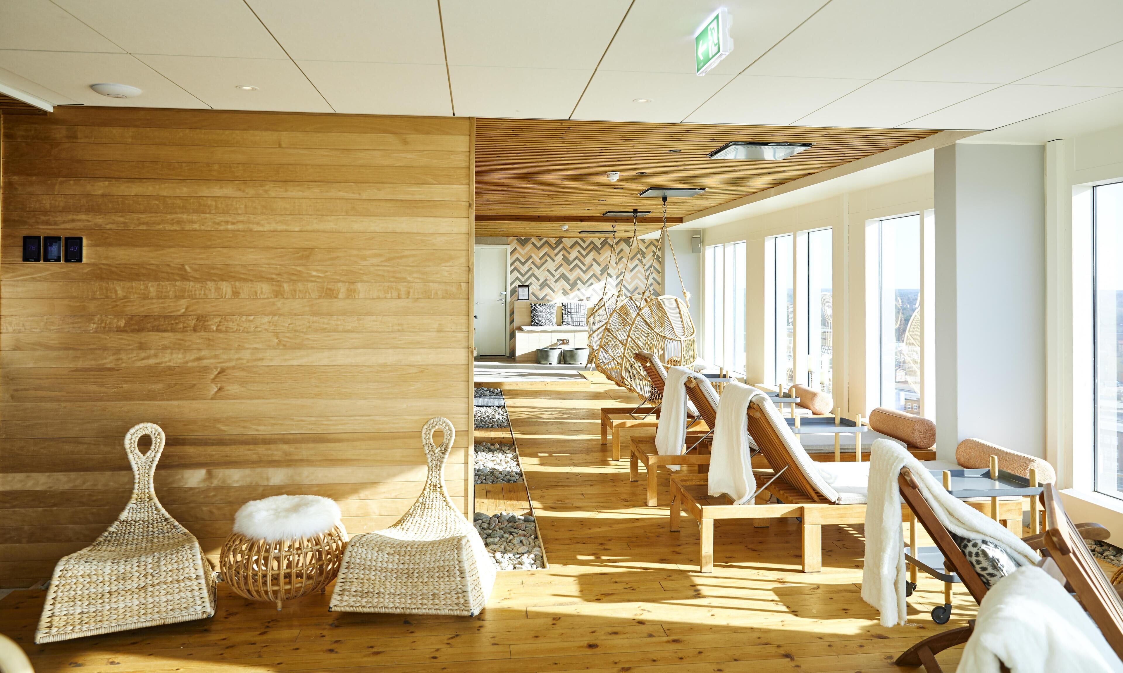 Couples treatment rooms, sauna, body treatments, Swedish massages