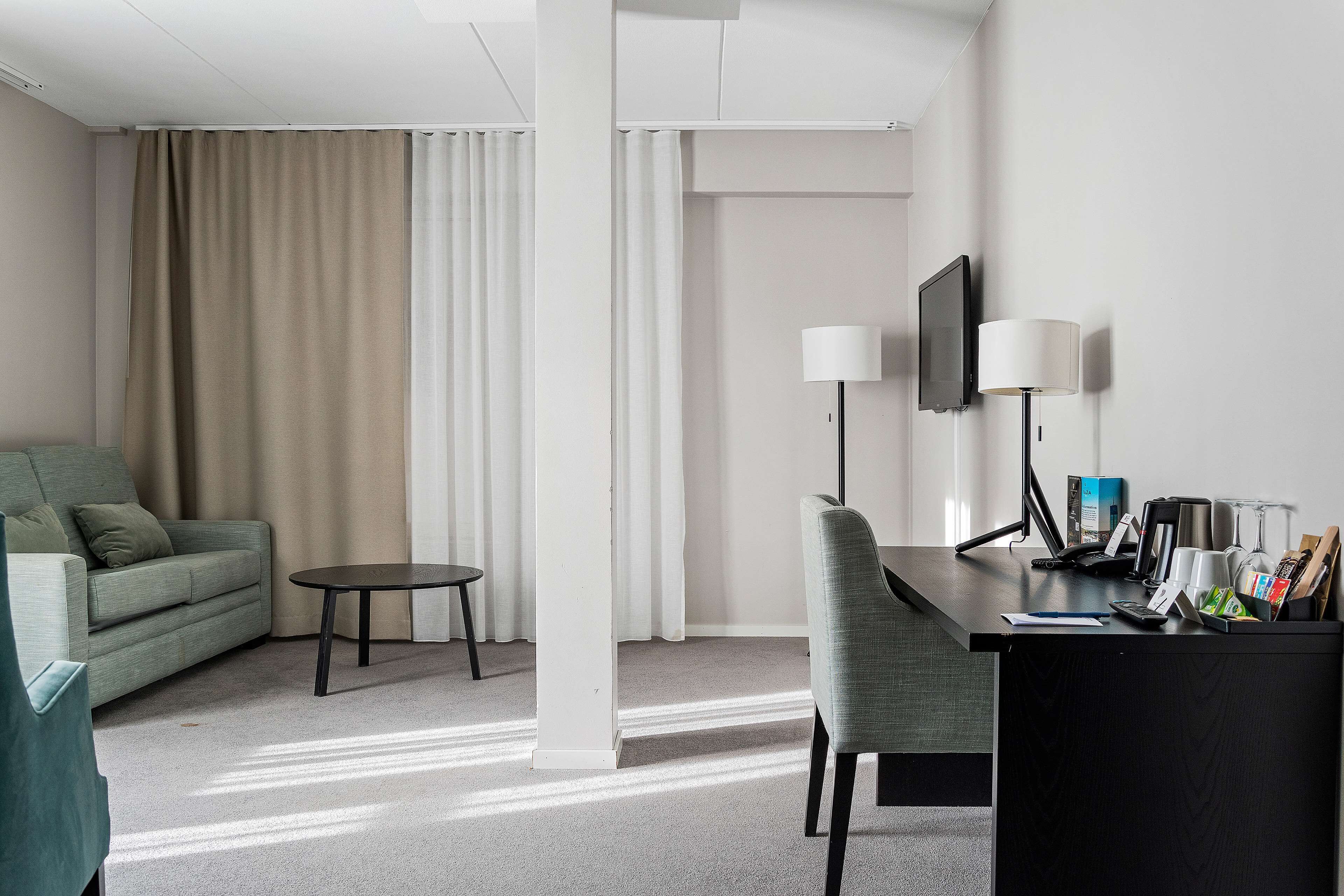 family room, 2 single beds, non smoking (with sofabed) | 1 bedroom, hypo-allergenic bedding, in-room safe, individually furnished