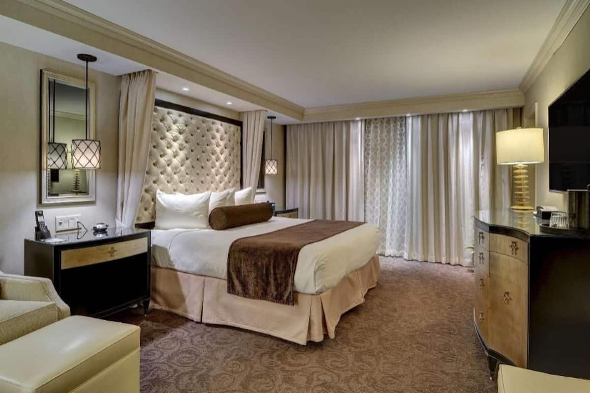 In-room safe, desk, laptop workspace, blackout curtains
