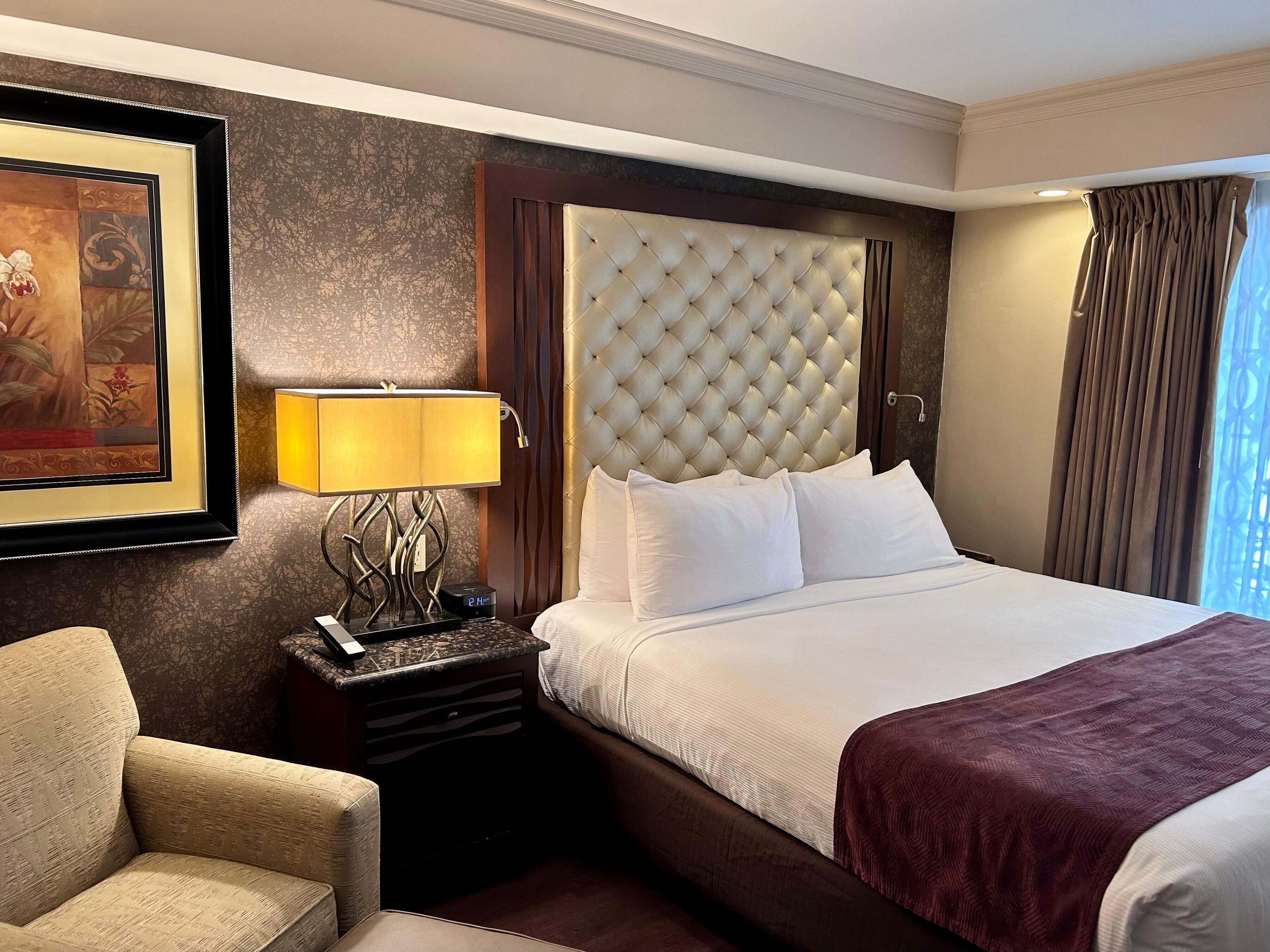 Suite, 1 King Bed, Accessible, Non Smoking (with Sofabed)