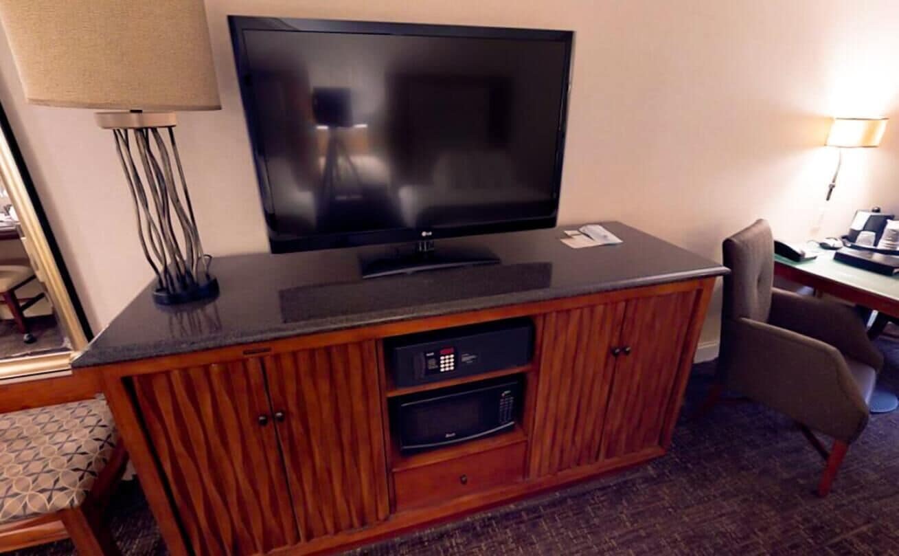 1 bedroom, in-room safe, desk, blackout curtains