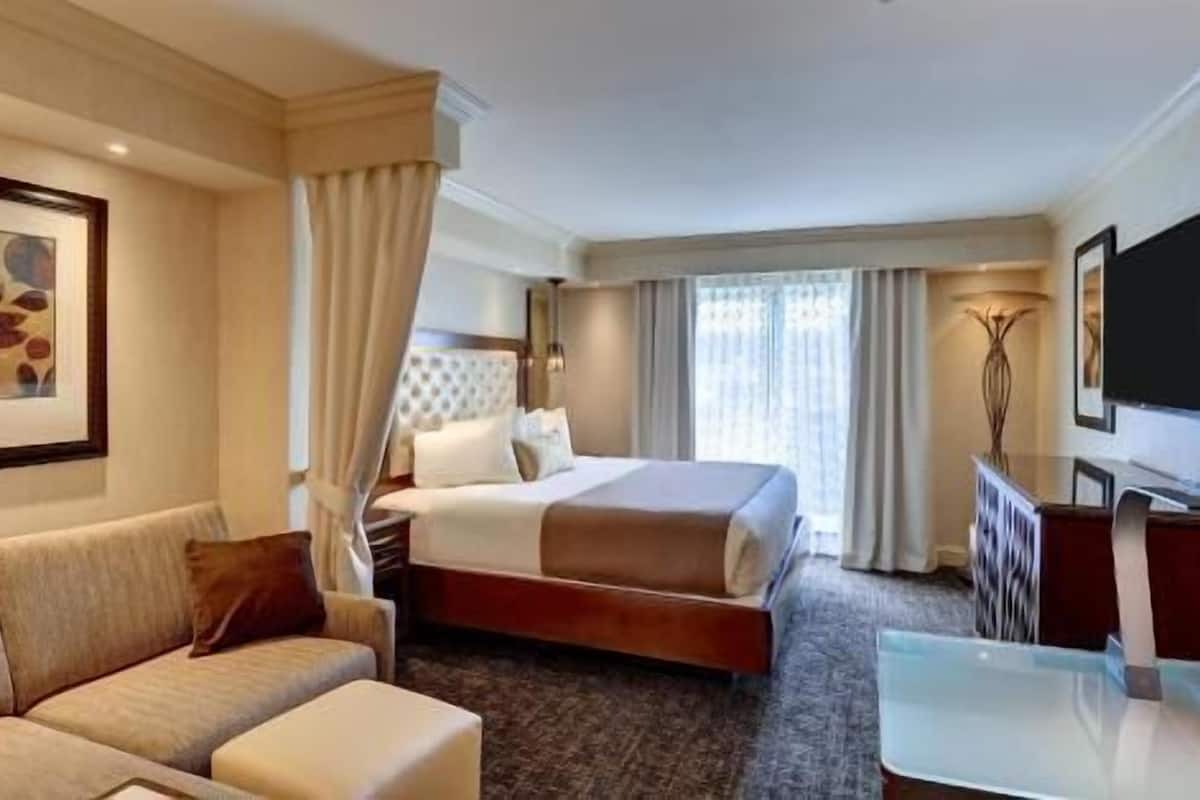 In-room safe, desk, laptop workspace, blackout drapes