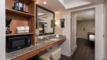 Suite, 1 King Bed, Accessible, Non Smoking (with Sofabed) | In-room safe, desk, laptop workspace, blackout drapes