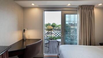 Sviitti, useita sänkyjä, tupakointi kielletty, jääkaappi ja mikroaaltouuni (with Sofabed) | Näkymä huoneesta