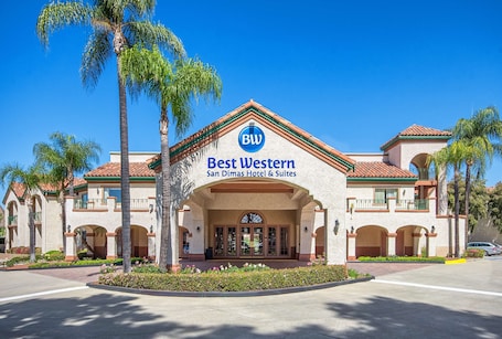 Exterior. Best Western San Dimas Hotel & Suites