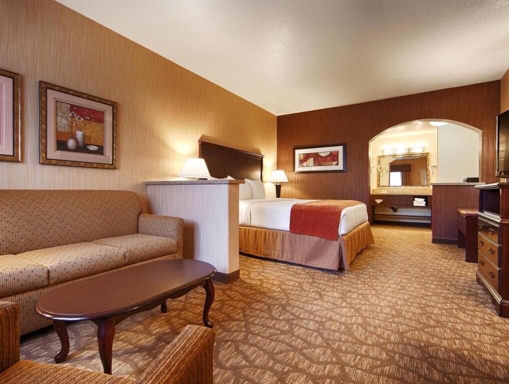 In-room safe, desk, blackout curtains, iron/ironing board