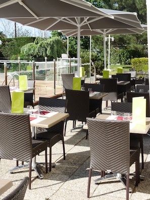 Regional cuisine, pool views