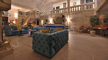 Sala de estar en el lobby