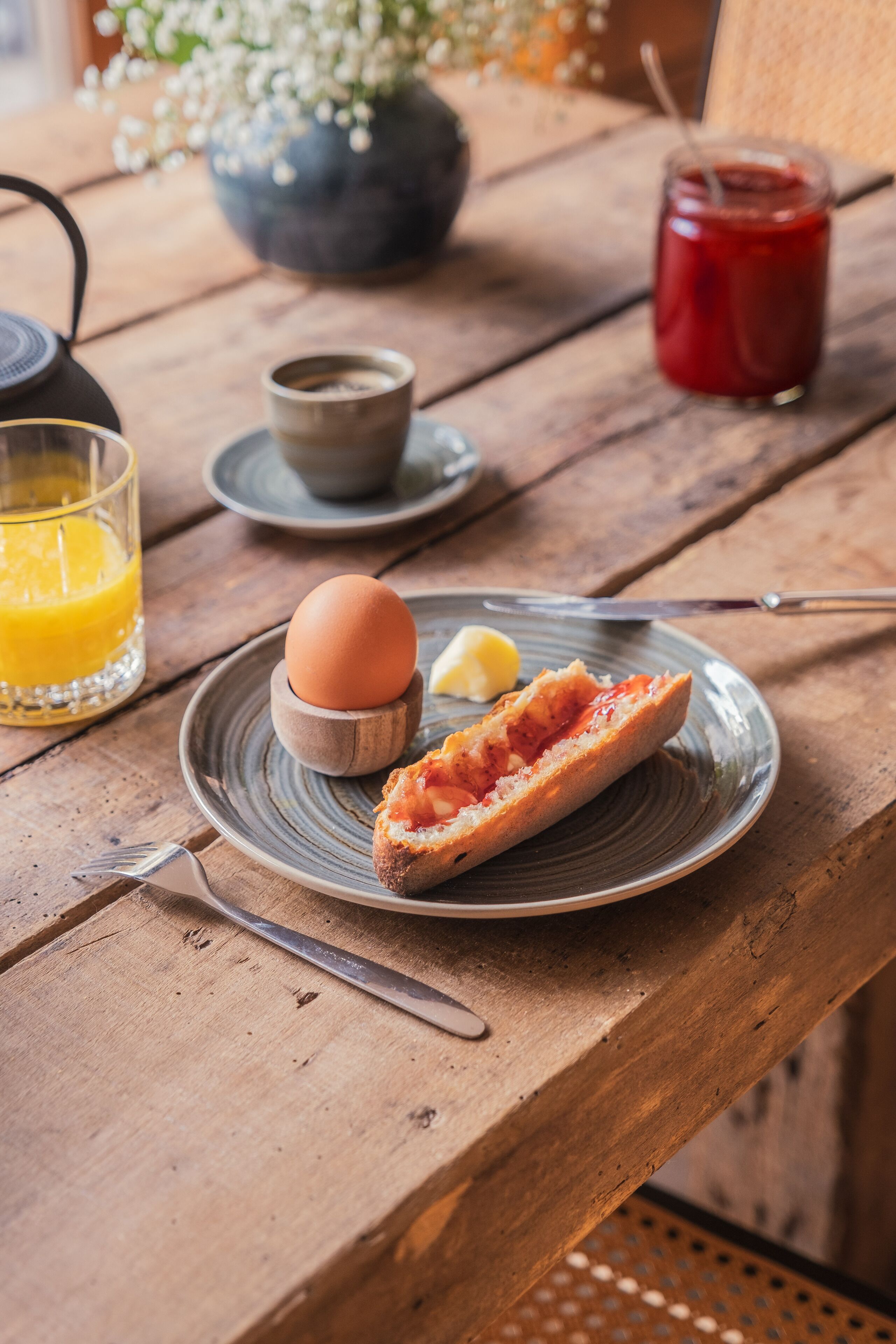 daily buffet breakfast (eur 16 per person)