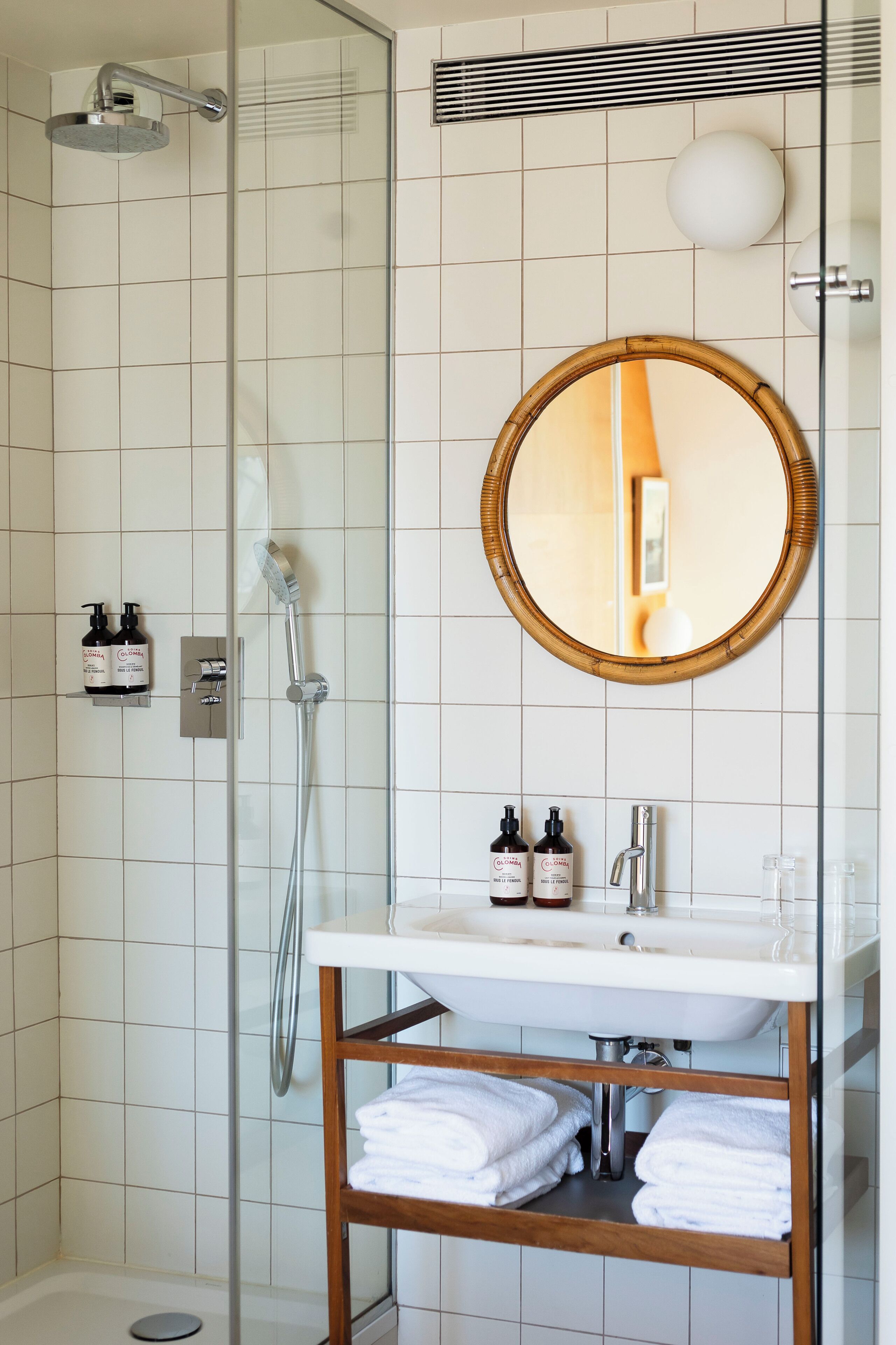 classic room | bathroom | shower, free toiletries, hair dryer, slippers