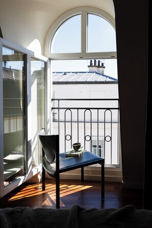 1 bedroom, premium bedding, in-room safe, desk