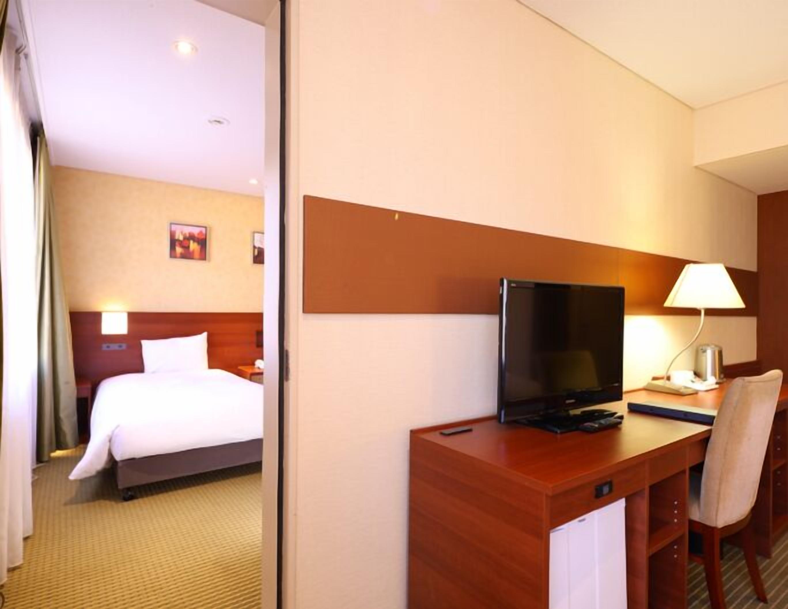 In-room safe, blackout drapes, iron/ironing board, free WiFi