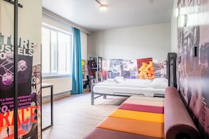 Laptop workspace, blackout curtains, free WiFi, bed sheets