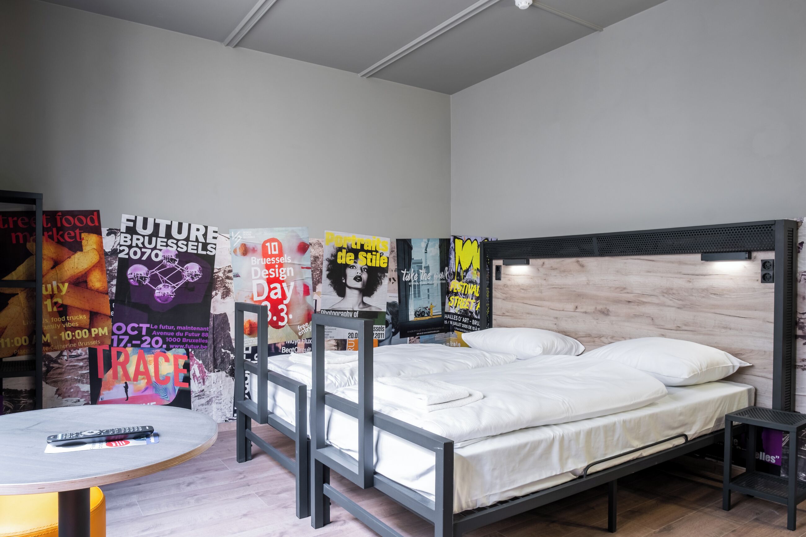 Cortinas blackout, wifi gratis y ropa de cama 