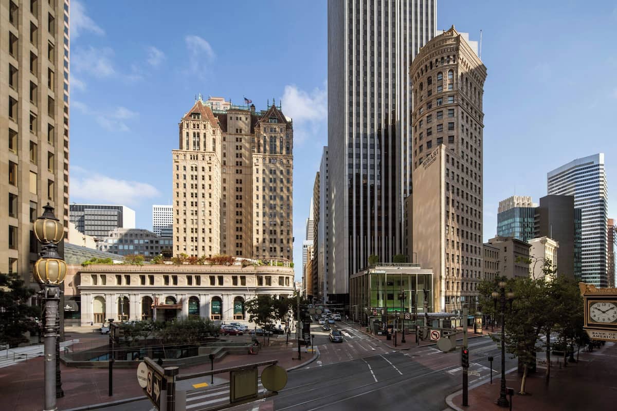 Frette Italian sheets, premium bedding, in-room safe, desk